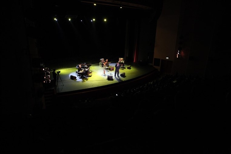 Bernard Sauvat Au Casino Du Liban